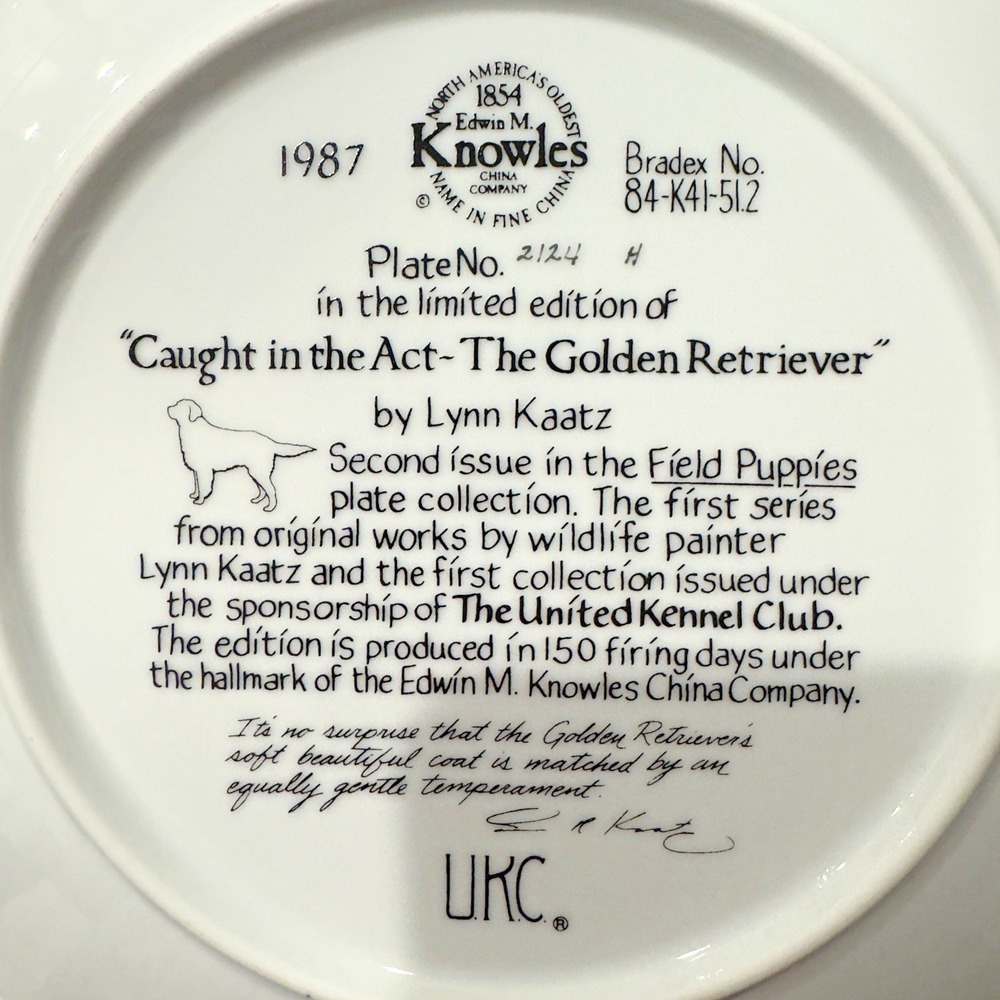 Knowles "Caught in the Act - The‎ Golden Retriever" Plate 1987 Hunting Dog - Picture 2 of 2